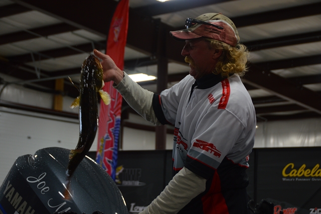 A77E464F-D3E4-45CE-87AE-66CF0DD52806