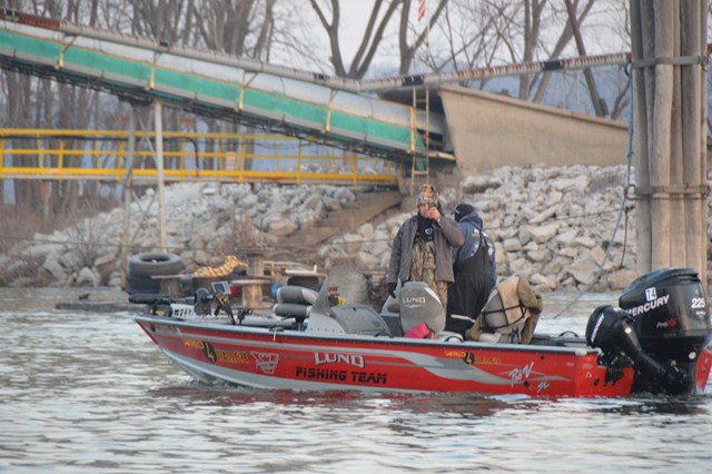 B5D73302-620A-4F47-9F21-F303F40A0FE3