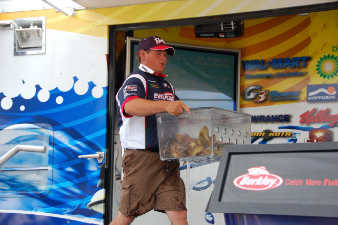 D9B55756-13D7-4CDE-BA74-10FEE32DFAE6