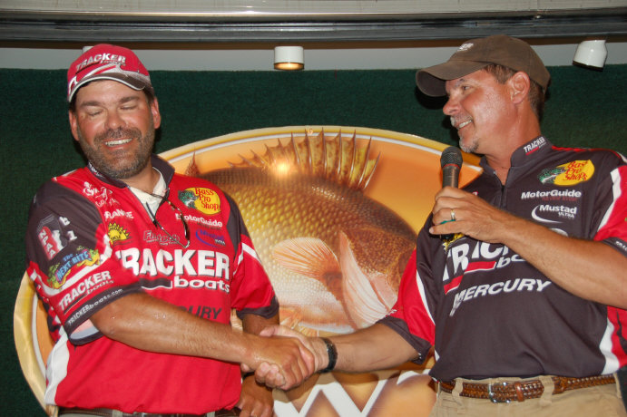 5C25671E-B0C0-48B9-8510-88947A3EC774