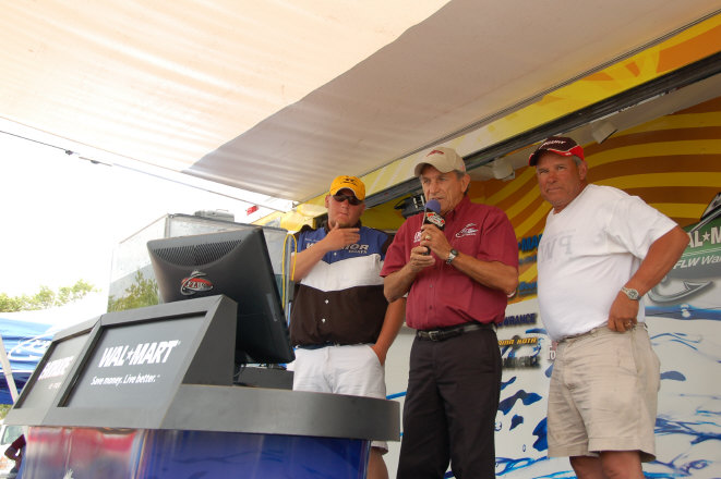 298113C7-0A3D-4773-AC86-35D5A4DA446A