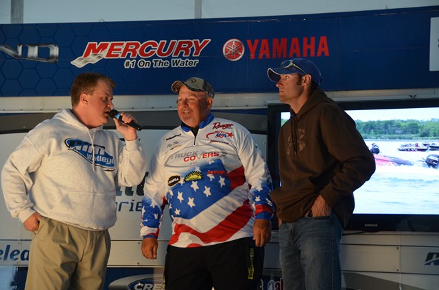 6877B726-05BA-4AC7-8856-9EE091F16F64