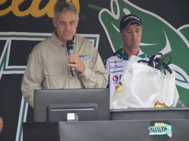 0FDB94BF-4678-4F5D-8EBE-A7233D55902F