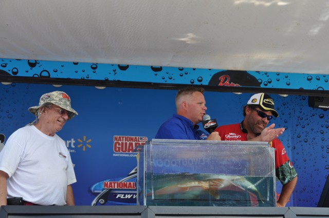 8A915E17-F412-4017-AACD-ED09B5D4FE65