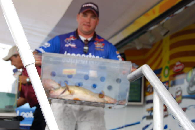 63AA6CC8-B087-4076-BE42-D08F5FD23261