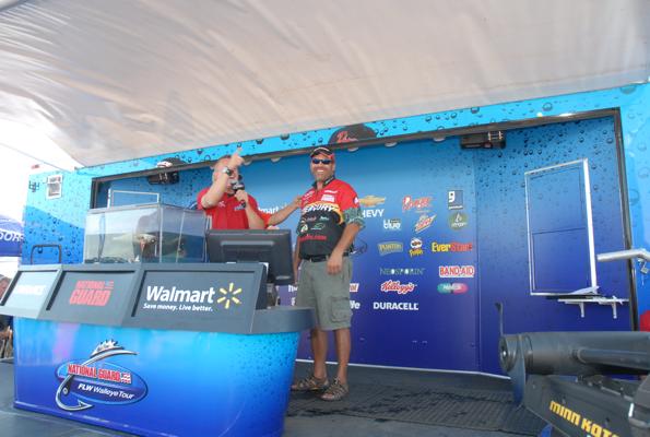 D345F3FC-262B-448D-B2AE-494E7C6105E5