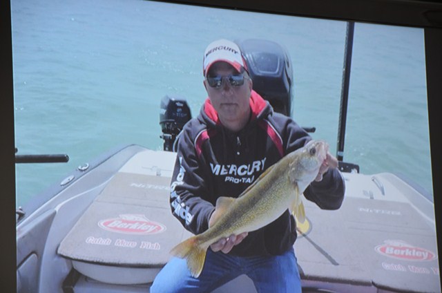 E7361EFC-421D-44FC-9D38-7EA7A903749C