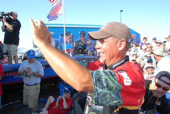 50F2B3E8-162E-4E19-8C3A-1C212ABC8C3E