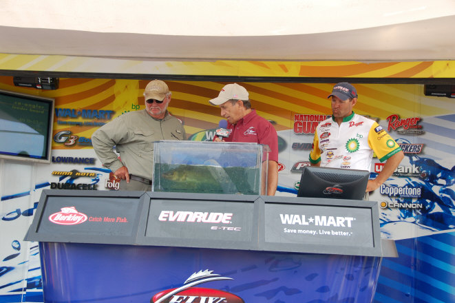 2B18CC5B-FA04-4E76-A5E1-E35EE13E473A