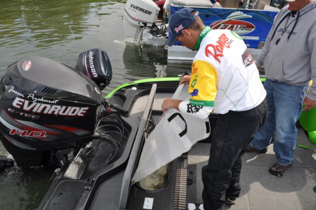 8B571C0A-30A0-41CF-B70B-27D99EB4D246