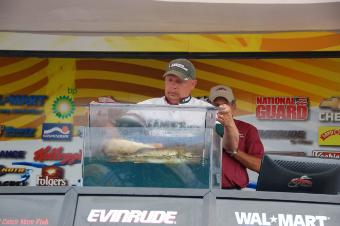 8F275678-51A9-4A83-8D6F-8628C222F874