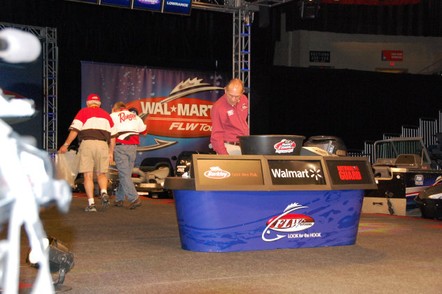 6F06BFE2-0C42-4CE4-BC27-A6726B6D8E32