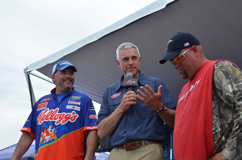 2505D2DD-3807-4A2F-8BDB-69F3C8B89B14