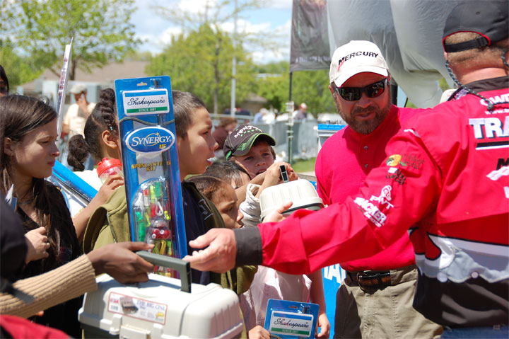 2D75A4A5-E5B7-4FD4-93E0-A5A356E0A384