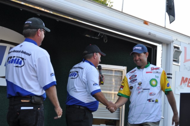 D6CAF0BC-81ED-4183-84D6-314890C2D4DE