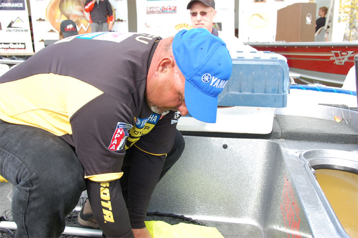 B24664B6-921D-4720-9850-D18E37040B11