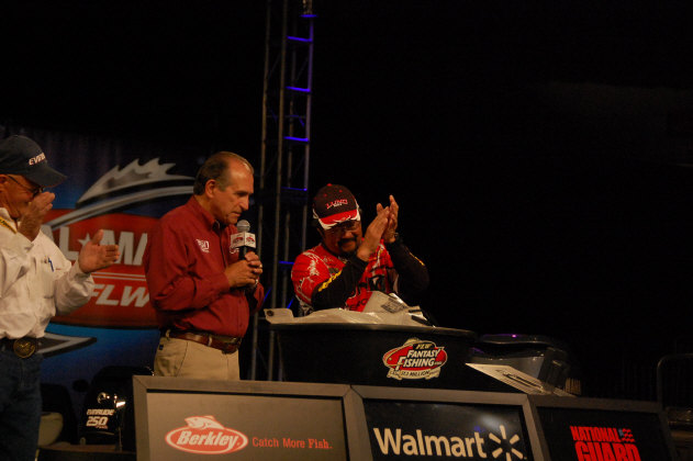 27158627-7570-4239-ABC7-E21BA55AC538