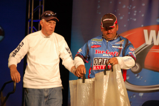 3CB225D7-1B94-439B-B953-E8158655251D