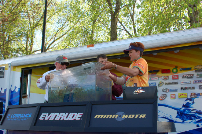 3B749F43-81D3-43C2-BC6E-E11D3E0B2F45