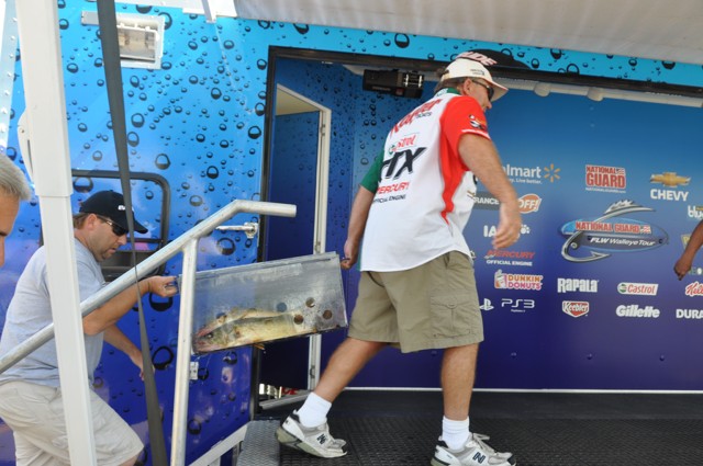 6E0E489F-1E02-4307-9003-E8BDC4A4F245