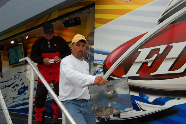 DB5D2B3E-39ED-4FFC-8001-8AD91FD98E62