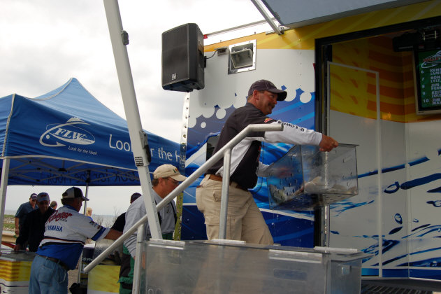 7E549B67-DD3F-4417-8E43-C16D254F63A3