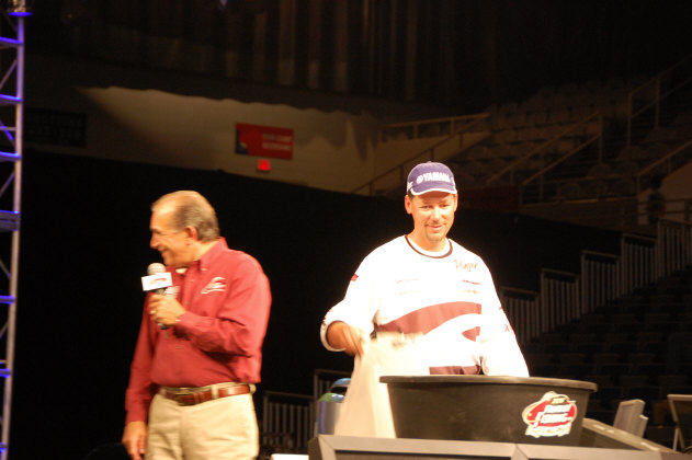 8DF74B0C-5748-46D1-A427-A7C71B3013ED