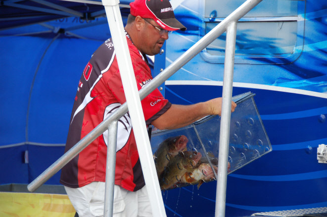 00B402F0-88D4-4CEE-ABAE-1FC62C24FB0D