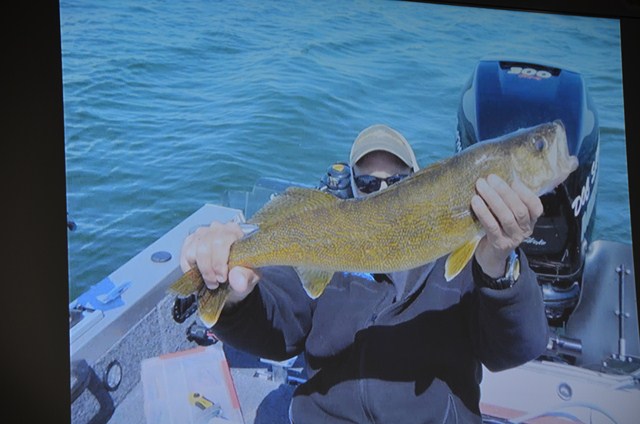 1274F274-6C64-455D-BFF7-0D88C2EB4AC7