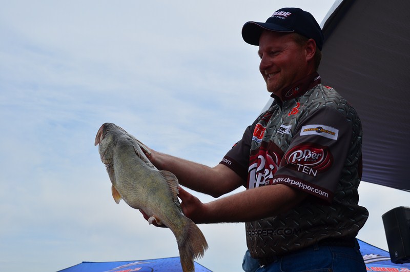 F9FD3817-58AD-40E0-85FC-4D747160935E