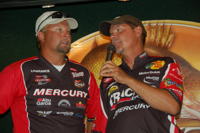 AF6A3F8A-1243-41A5-B22F-98FA687ACC27