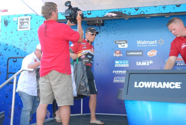 C49EC577-3CC7-40BB-AB06-F3306DC07004