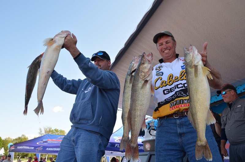 9C85D299-70D9-40B8-8B6D-814833321C53