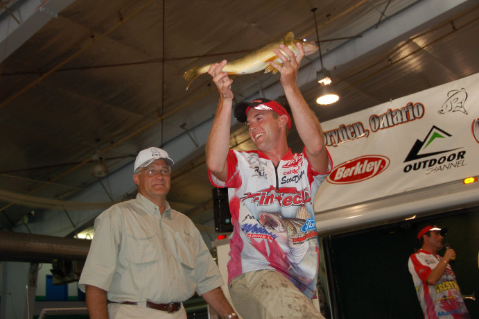 1AF67385-6610-4B29-BB3B-AAB14A1B1A09