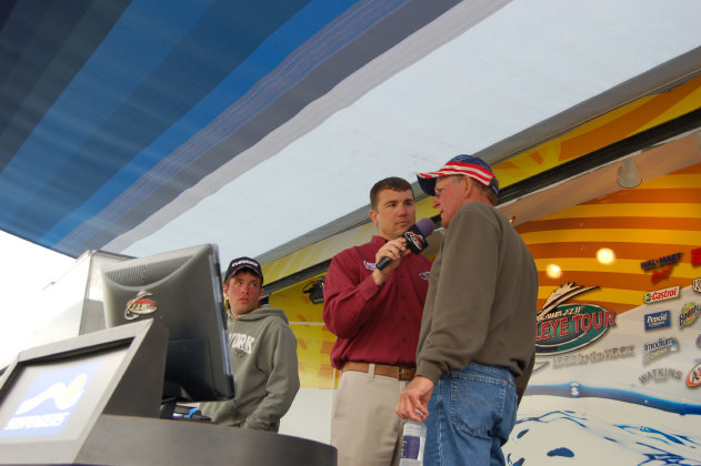 A6F166CF-2524-40EF-9F02-CF7F2543B2B0