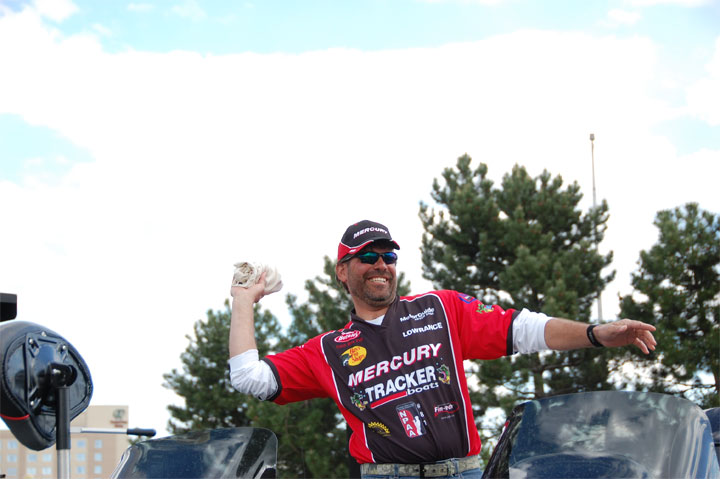 B3039566-E003-4A53-A9AA-F6C458DC1DA6