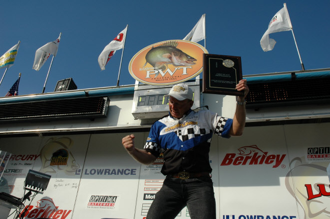 01B30EE7-3616-47E5-8AE2-8FD308F1BE5C