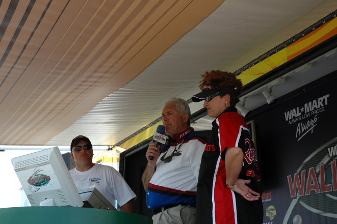 1047AD52-6413-43C4-8156-78829C769C6D