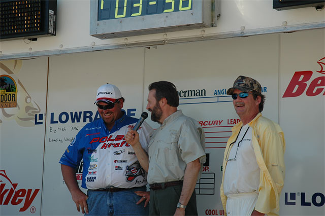 1540265E-12C2-48A9-B5AA-9A1A58BF8B79