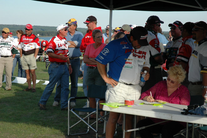 299B6C54-E764-4816-AAB5-71076A0D33CD