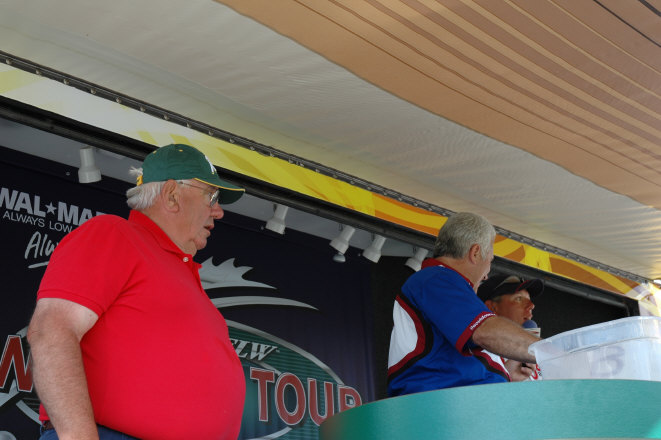 3B81DE2D-0B00-4226-9C71-11257D3D4F59