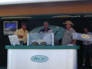 6F81AE72-B3DC-4874-A203-2595E253BD50