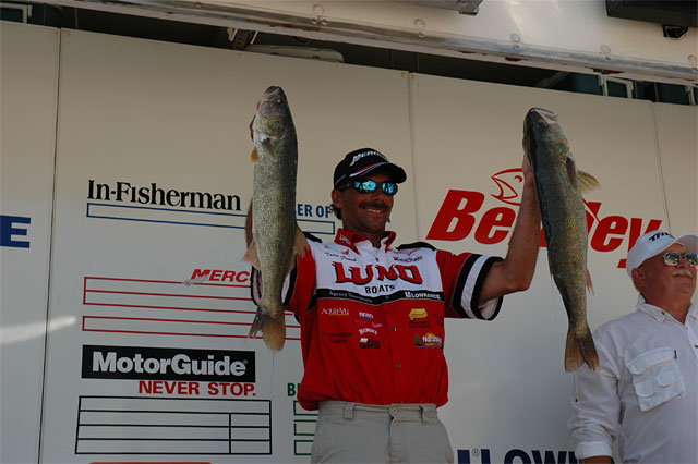 8C12F018-7DBC-46F2-9BCC-9BD87A08F7BE