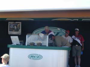 975F1BBF-F688-439D-B54C-35E3F00C6632