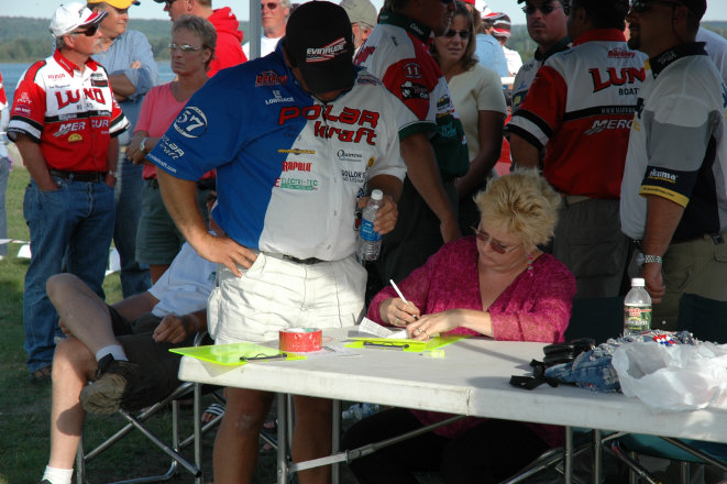 B07F19A1-970C-40F2-AF34-B3CB48E18F04