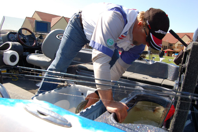 E89064A1-19E0-4DD8-B197-290316084828