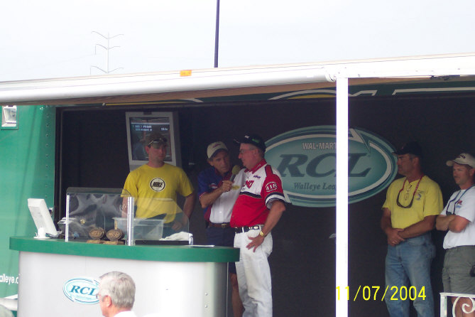 F6326F8F-9D85-432D-AA56-7E58C1A16363