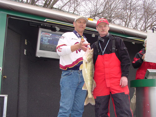 F8BB274C-11EB-4D23-B1B0-C51F34633538